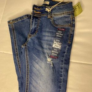 (NWT) Encore blue wash skinny jeans